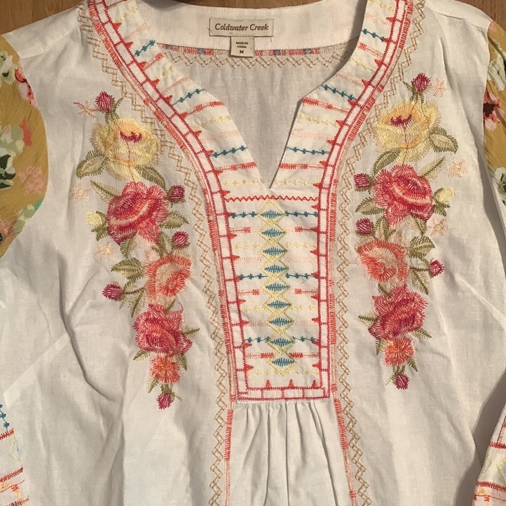 𝅺COLDWATER Creek Boho Linen Blouse with Bell Sleeves and Embroidery Women’s M - Picture 3 of 11
